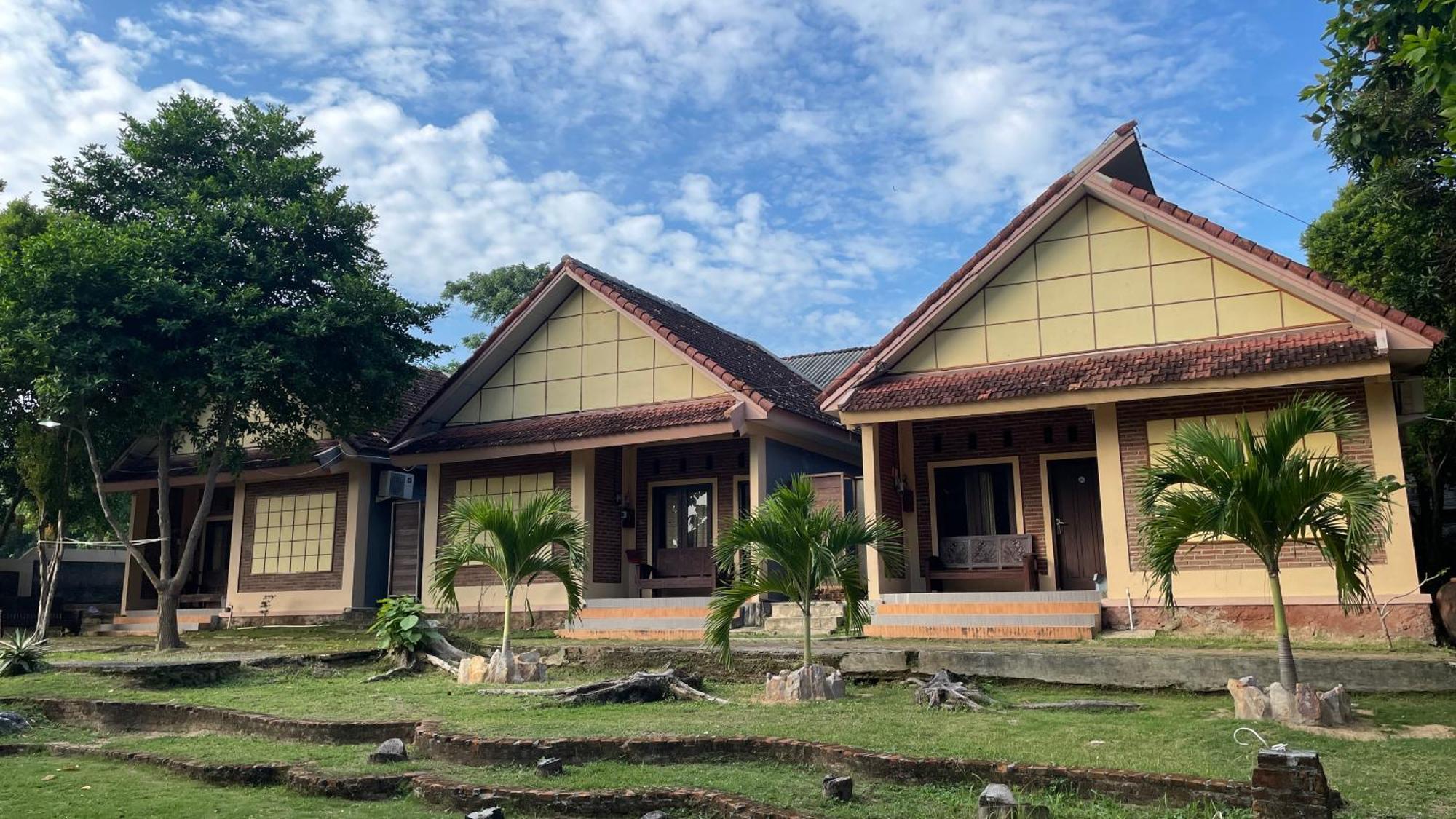 Mangrove Inn Karimunjawa Buitenkant foto