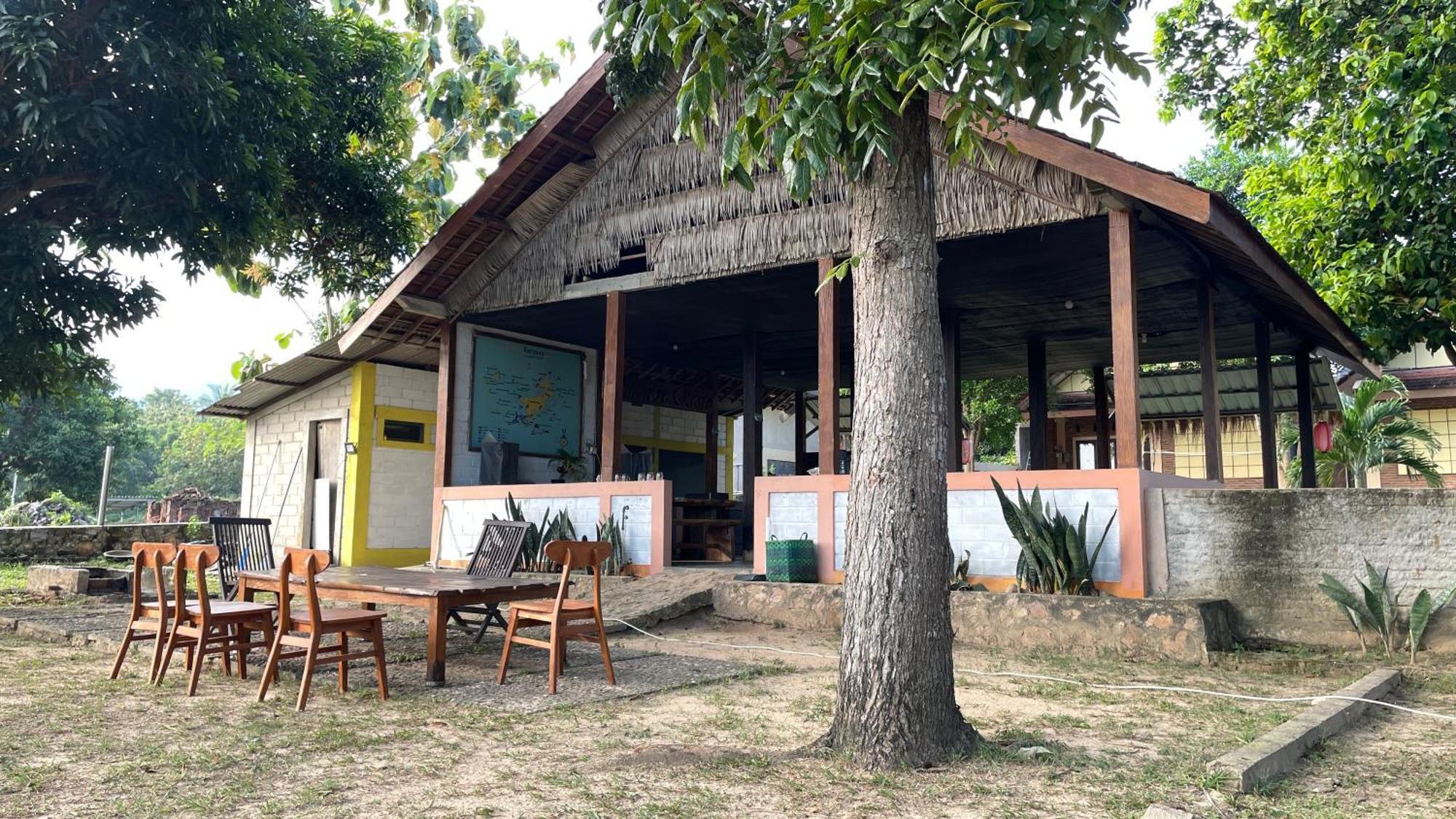 Mangrove Inn Karimunjawa Buitenkant foto