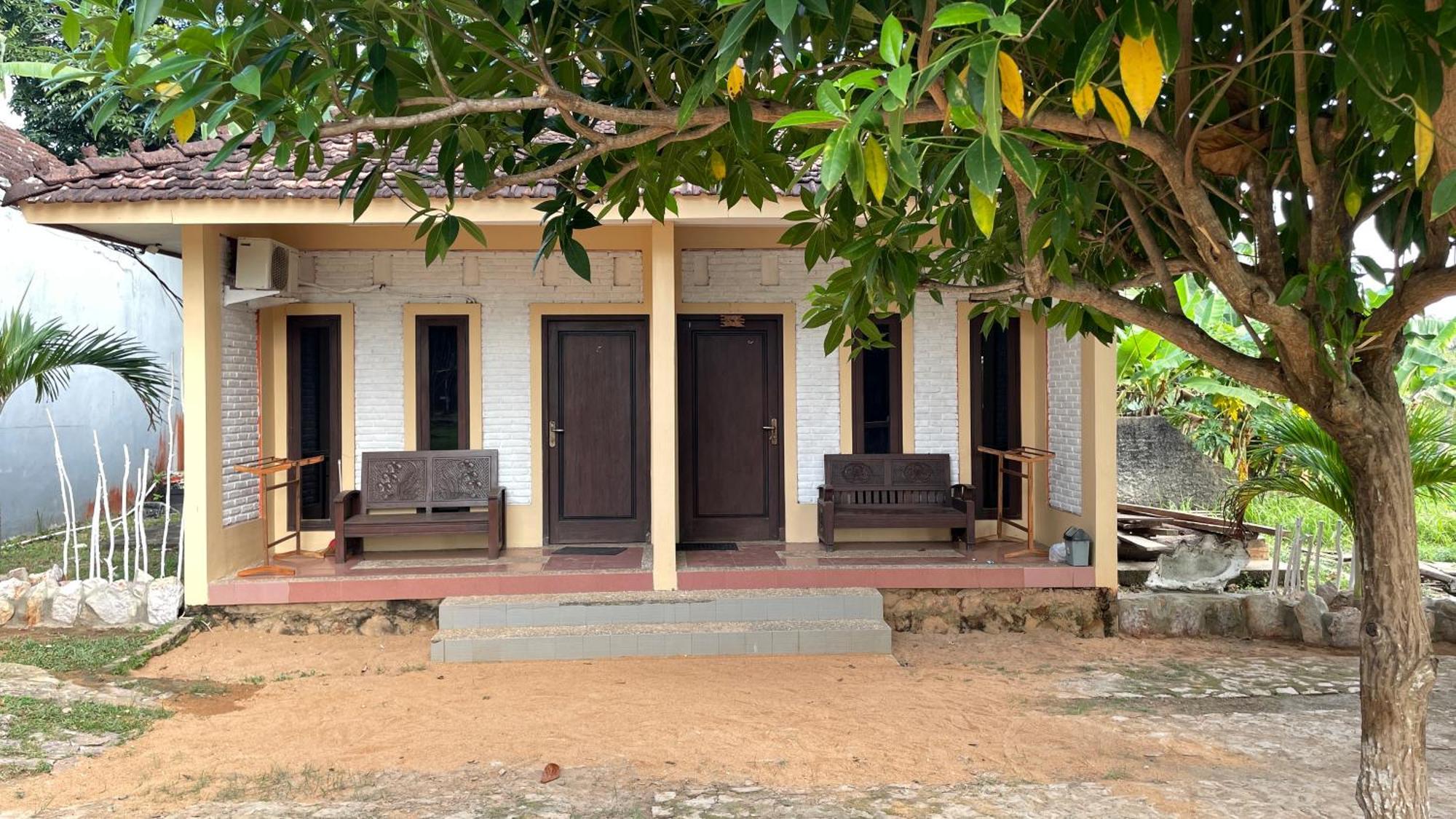 Mangrove Inn Karimunjawa Buitenkant foto