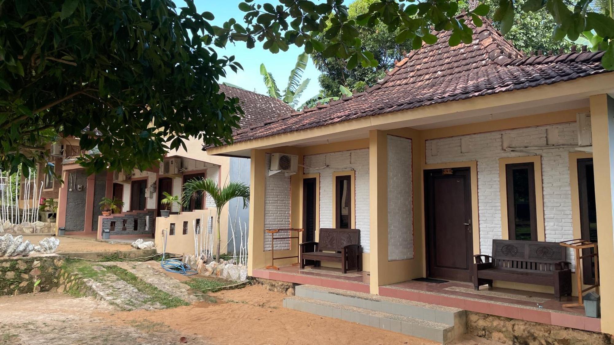 Mangrove Inn Karimunjawa Buitenkant foto