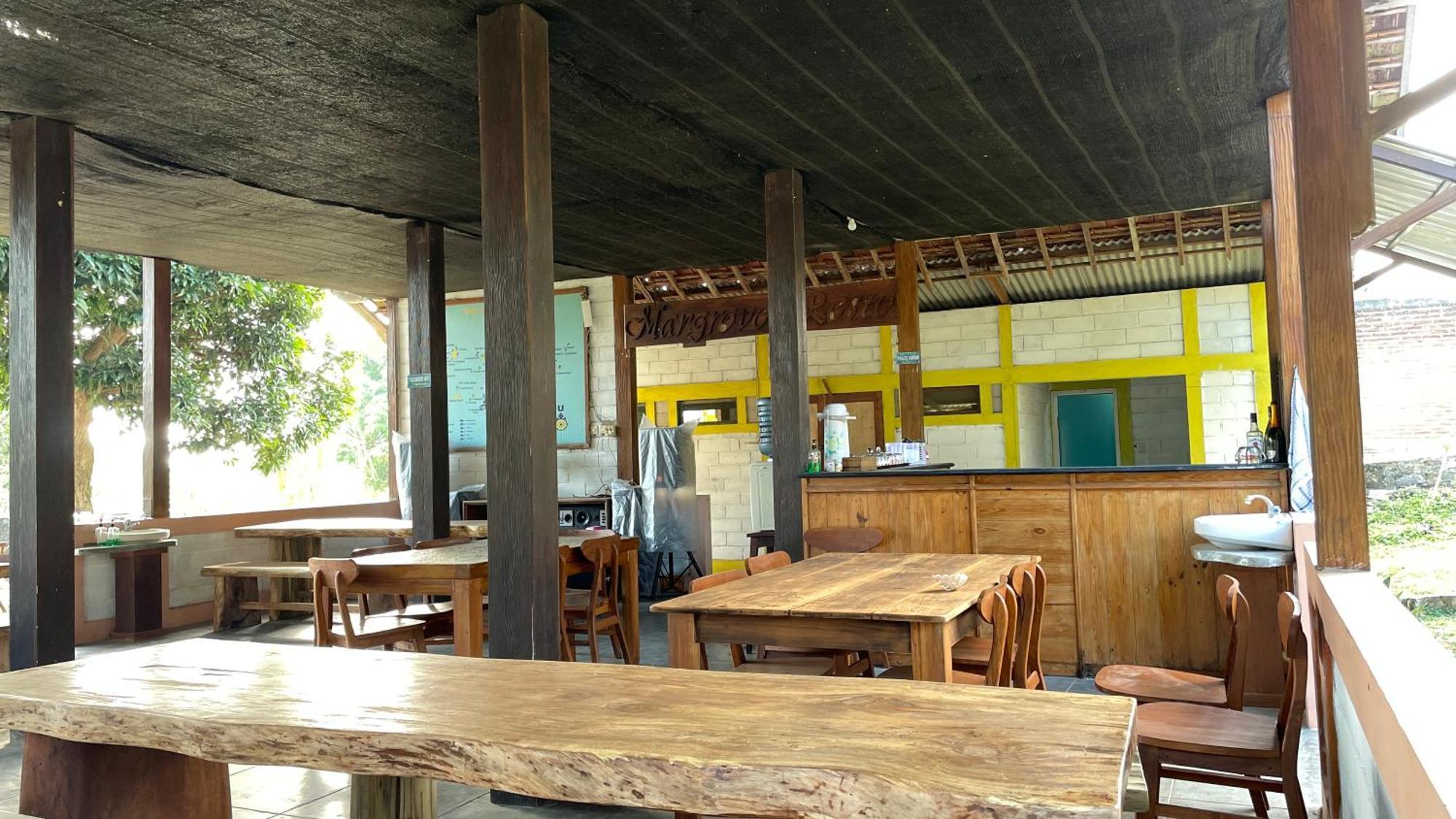 Mangrove Inn Karimunjawa Buitenkant foto
