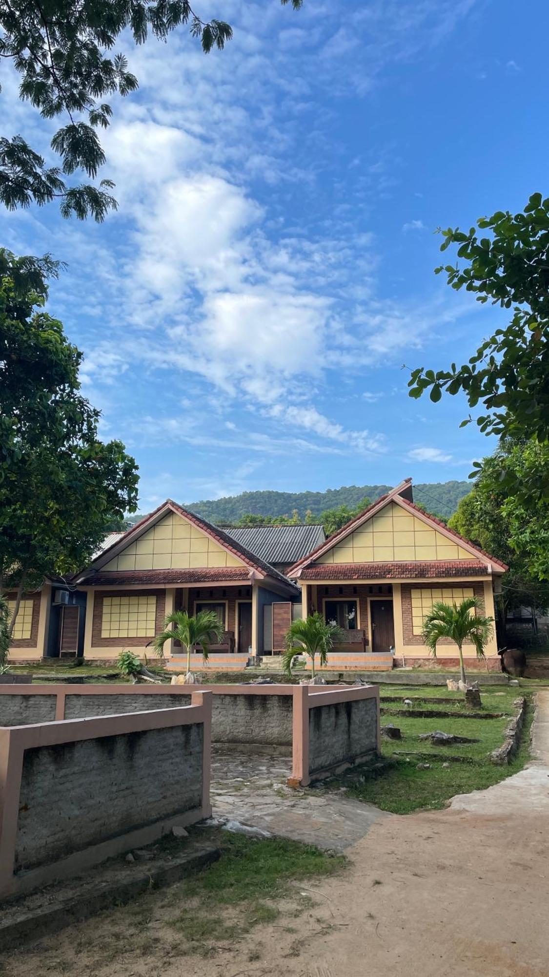 Mangrove Inn Karimunjawa Buitenkant foto