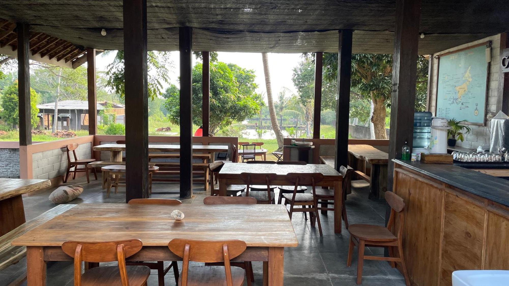 Mangrove Inn Karimunjawa Buitenkant foto