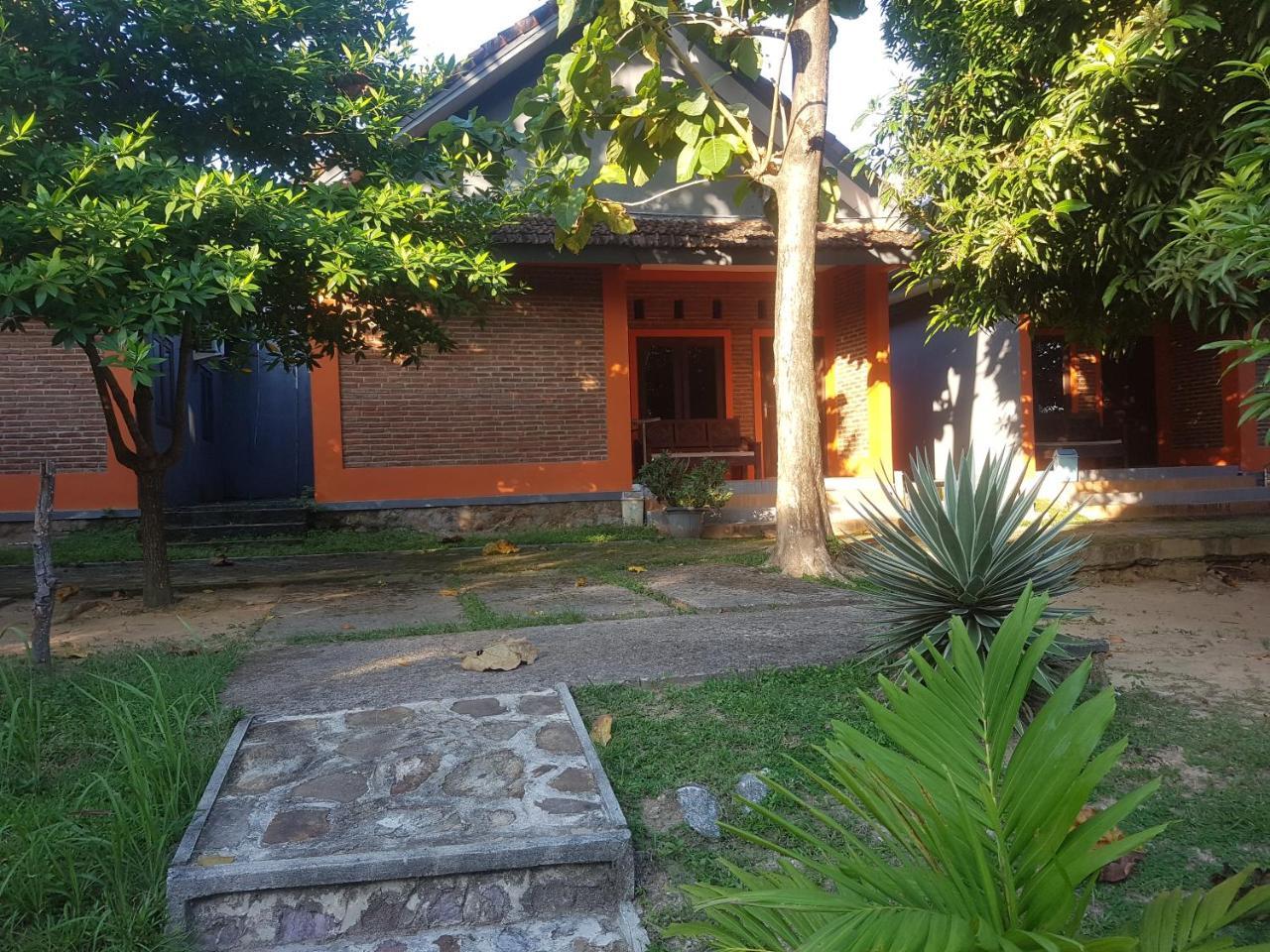 Mangrove Inn Karimunjawa Buitenkant foto