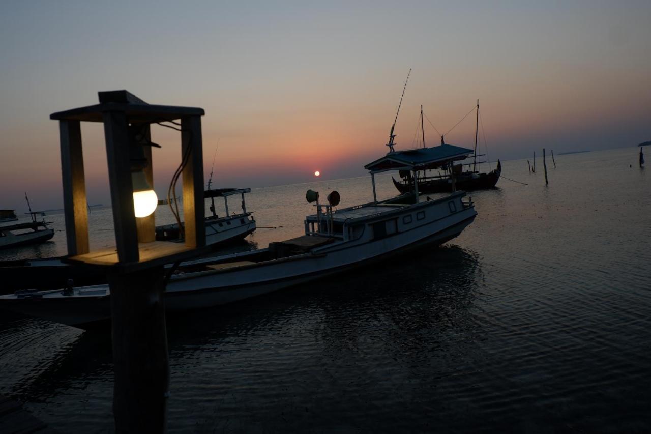 Mangrove Inn Karimunjawa Buitenkant foto