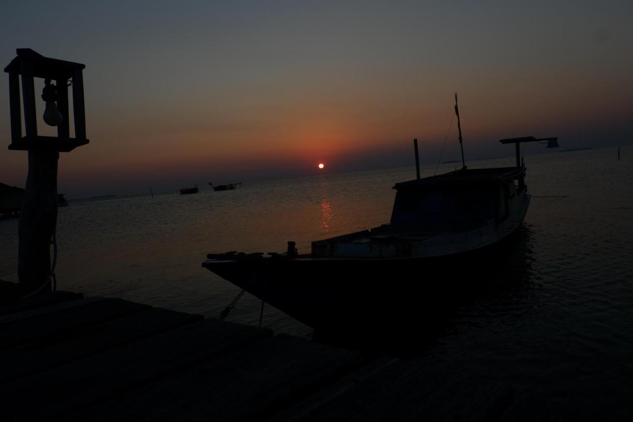Mangrove Inn Karimunjawa Buitenkant foto